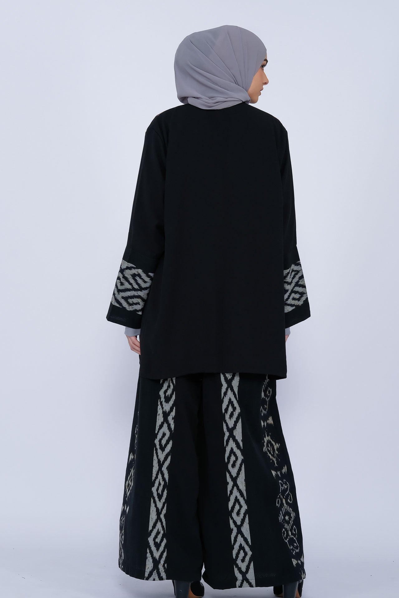 Naya Black Grey Tenun Set