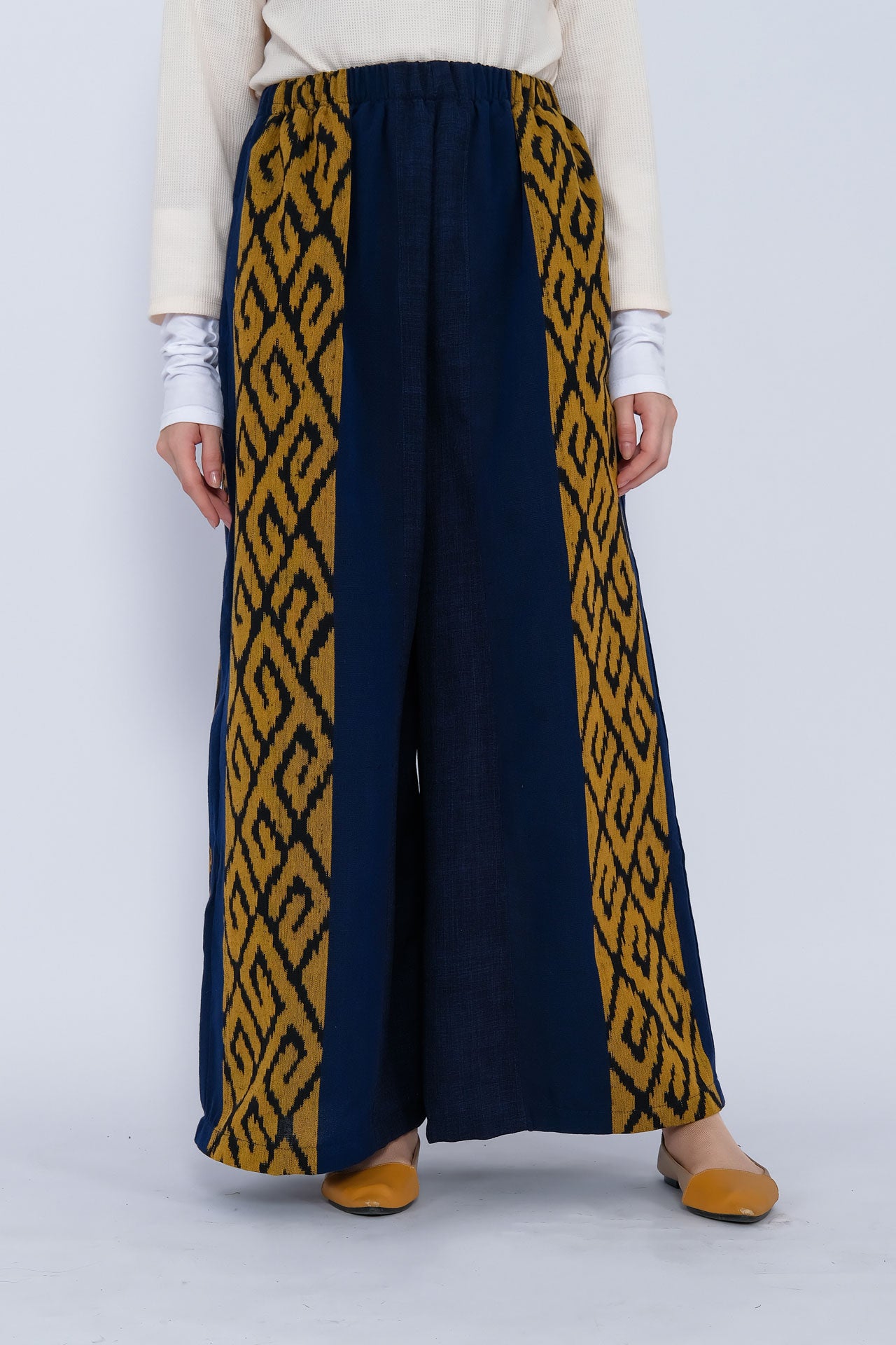 Naya Navy Gold Tenun Set