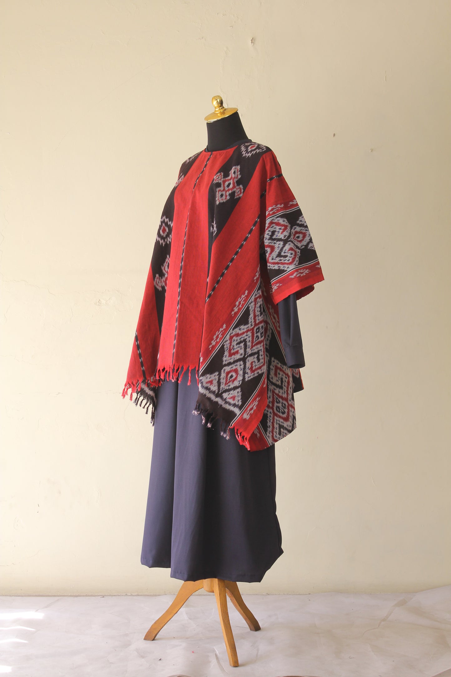 Aira Red Rumbai Tenun Blouse