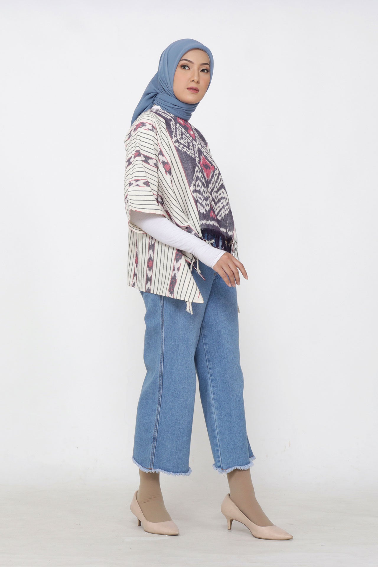 Almira White Tenun Rumbai Blouse – Silmaa