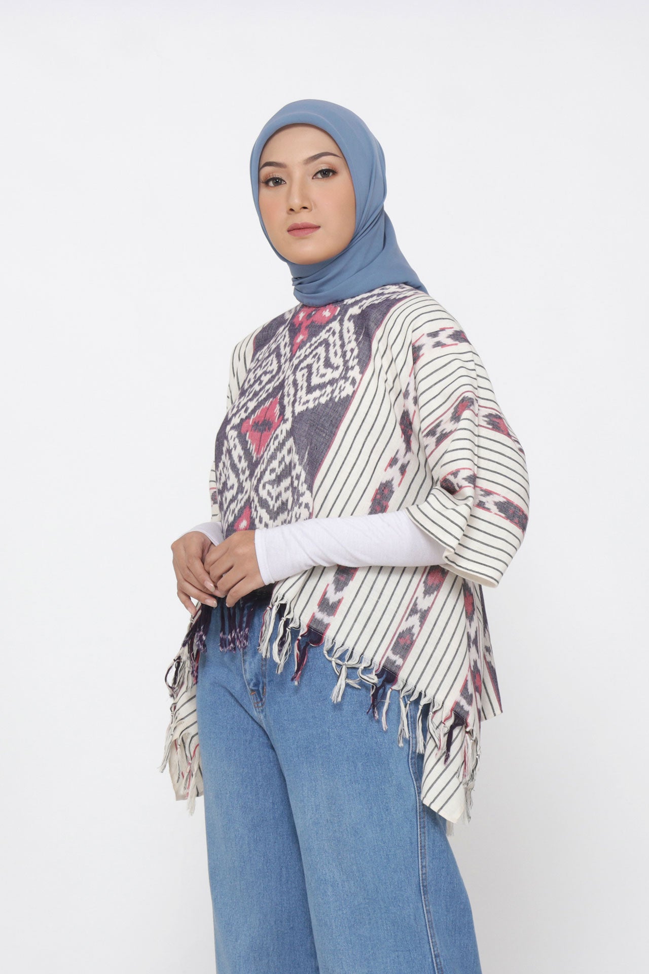 Almira White Tenun Rumbai Blouse