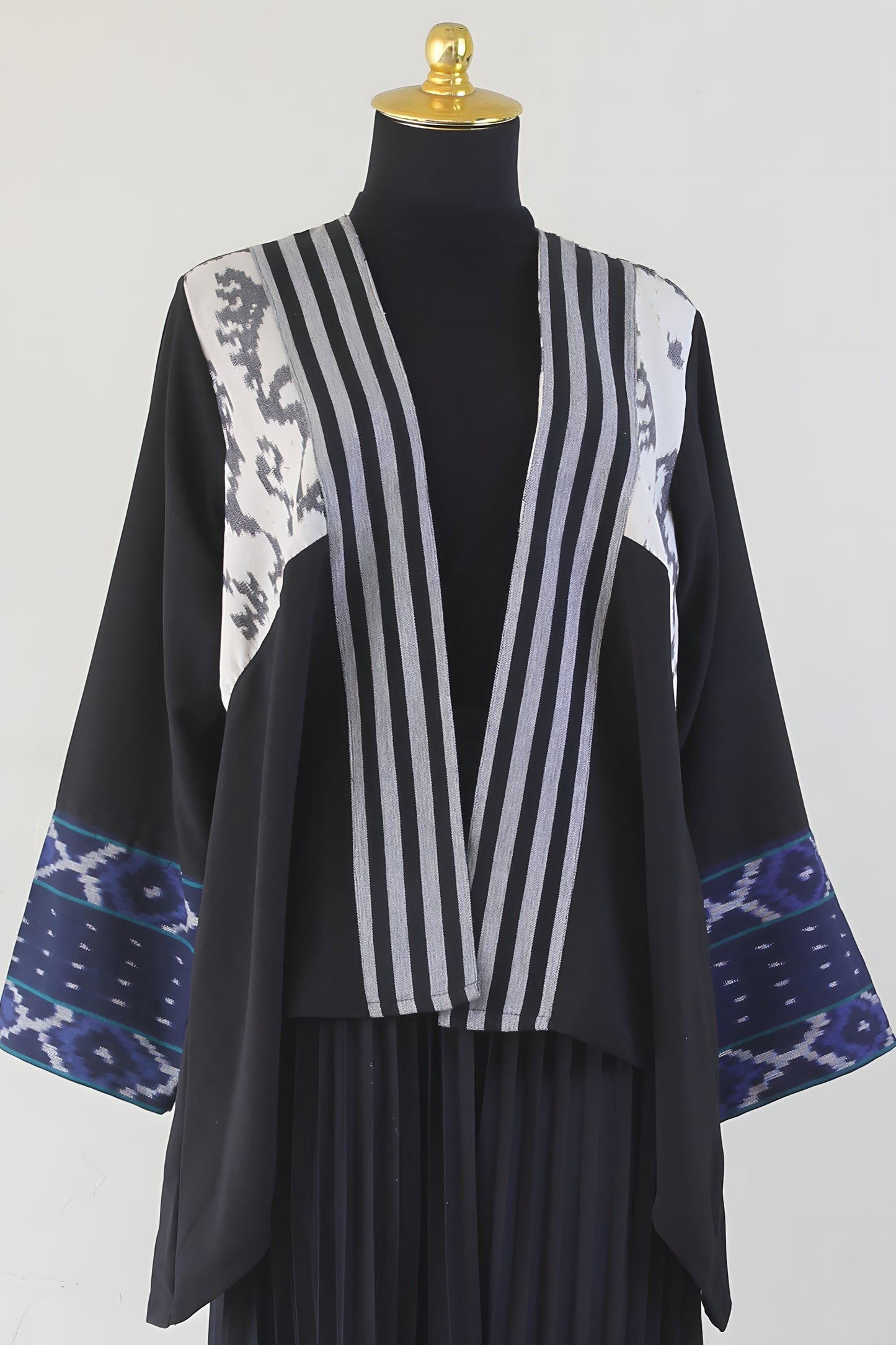 Meyra Black White Tenun OUter