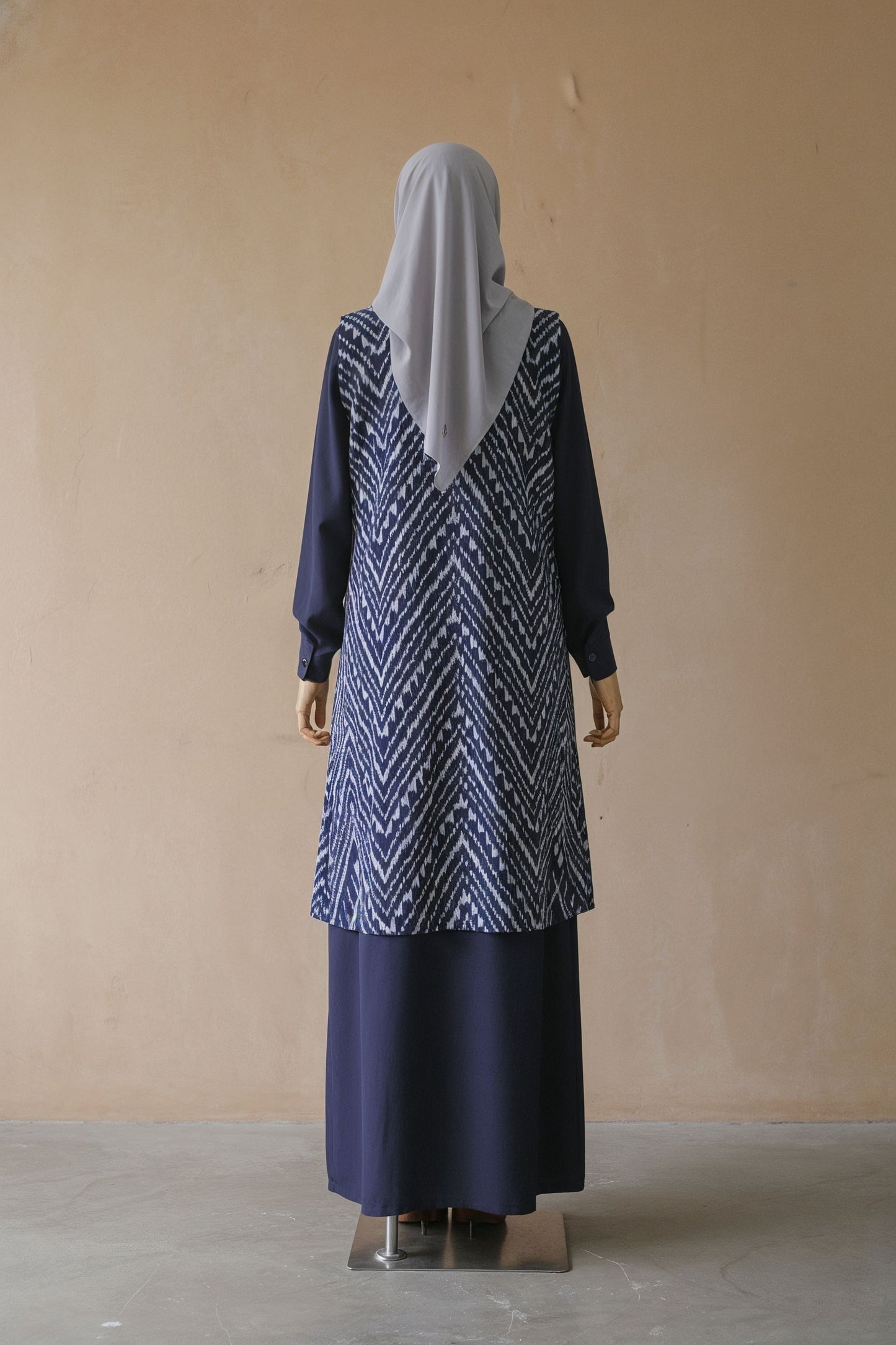 Nafira Navy Tenun Vest