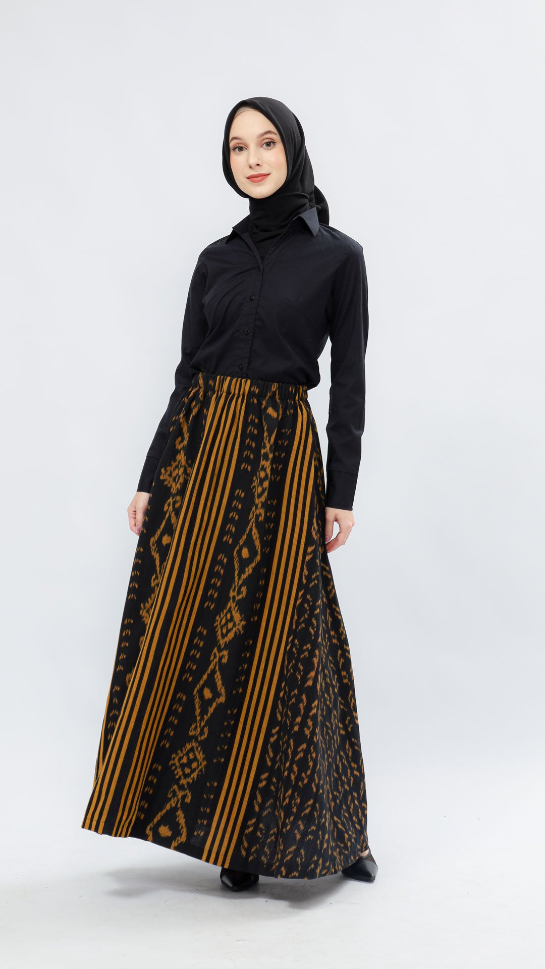 Lale Vest x Zulfa Skirt Black Gold Tenun Set