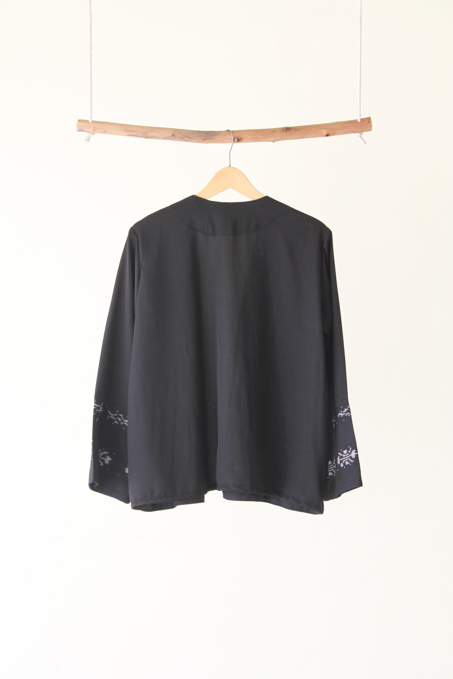 Freya Zoa Black Red Tenun Outer