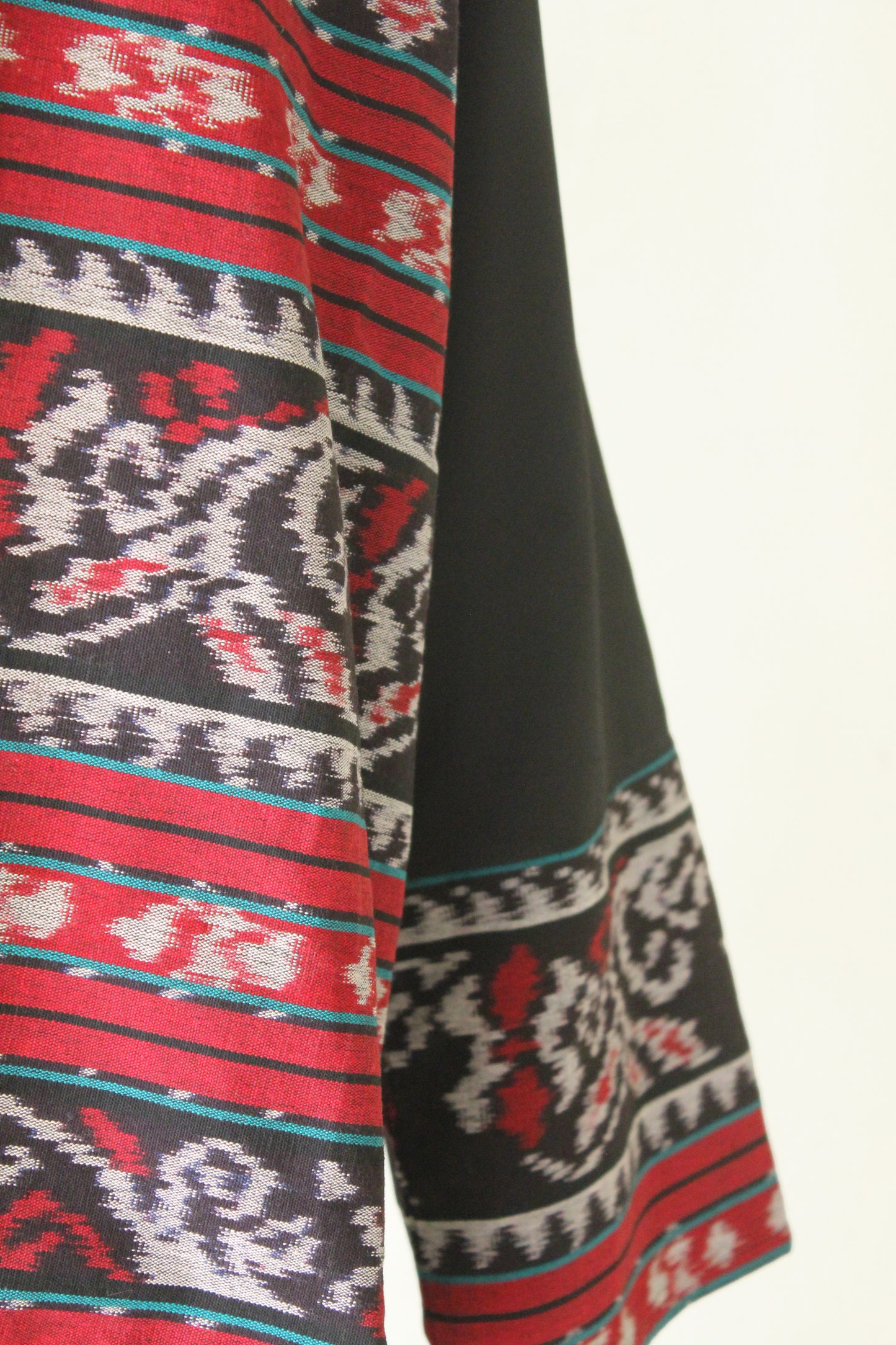 Freya Red Green Tenun Outer