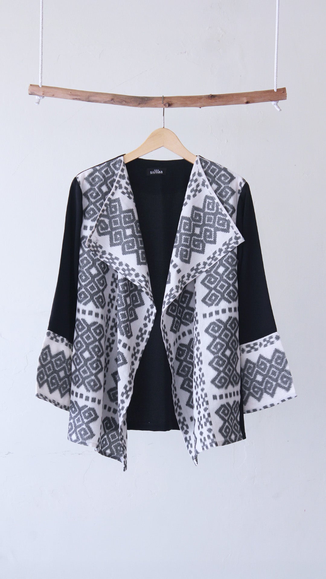 Hezi White Tenun Outer