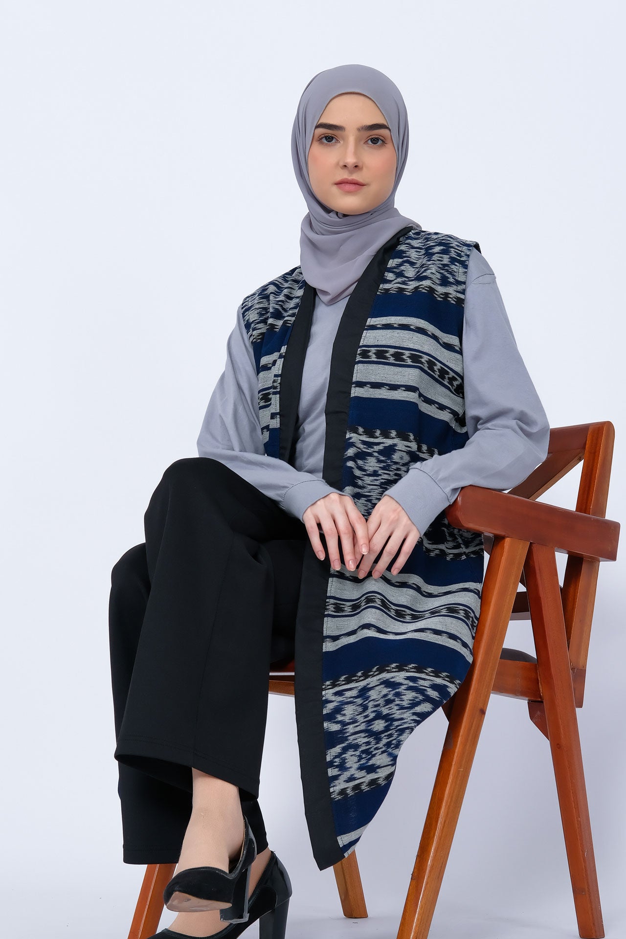 Nasra Navy Tenun Vest