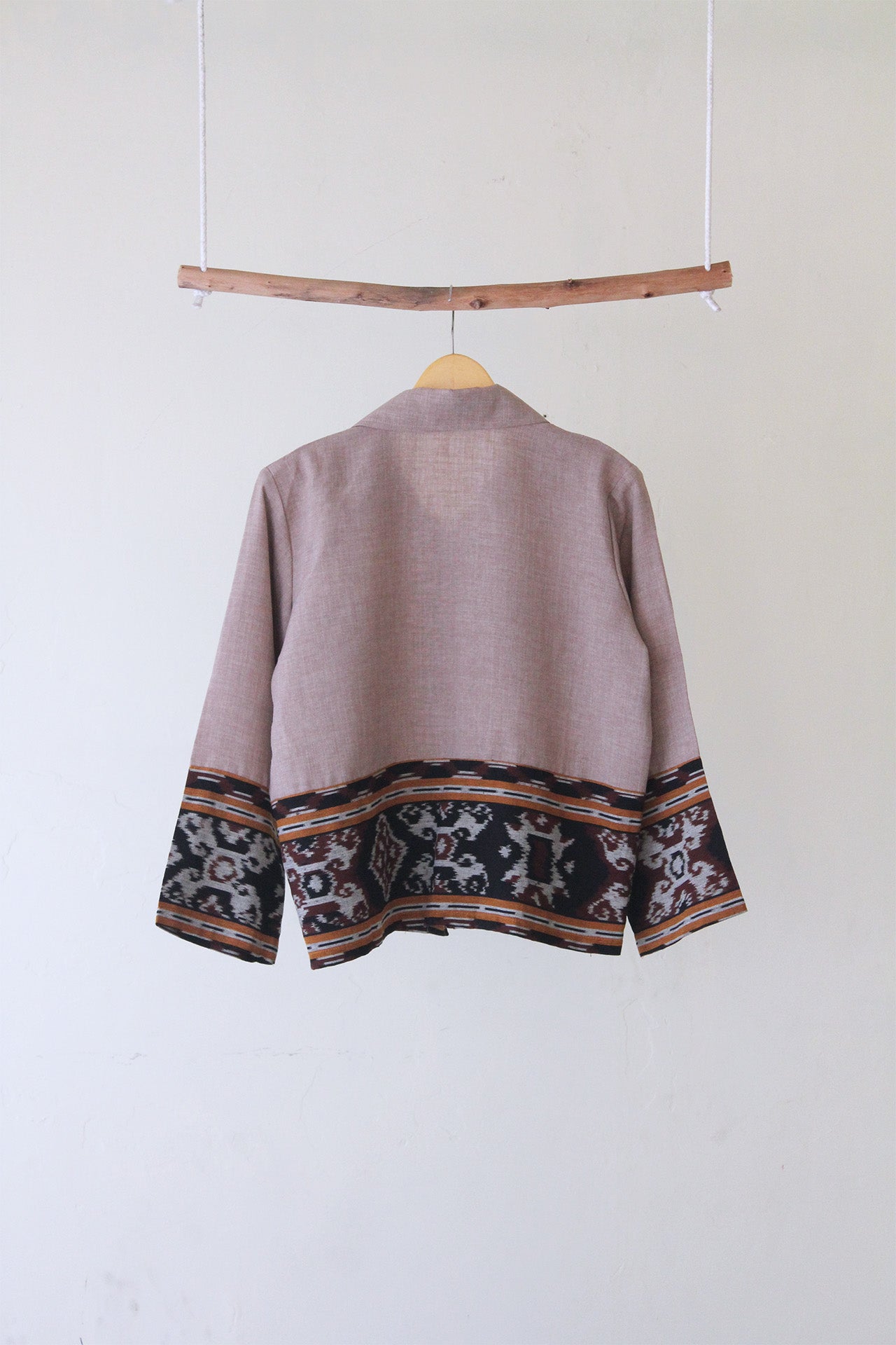 Yelina Beige Tenun Crop Shirt